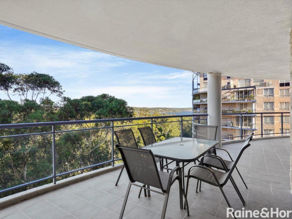 Beautiful Family Retreat With Large Balcony & Pool Apartment Gosford Exterior photo